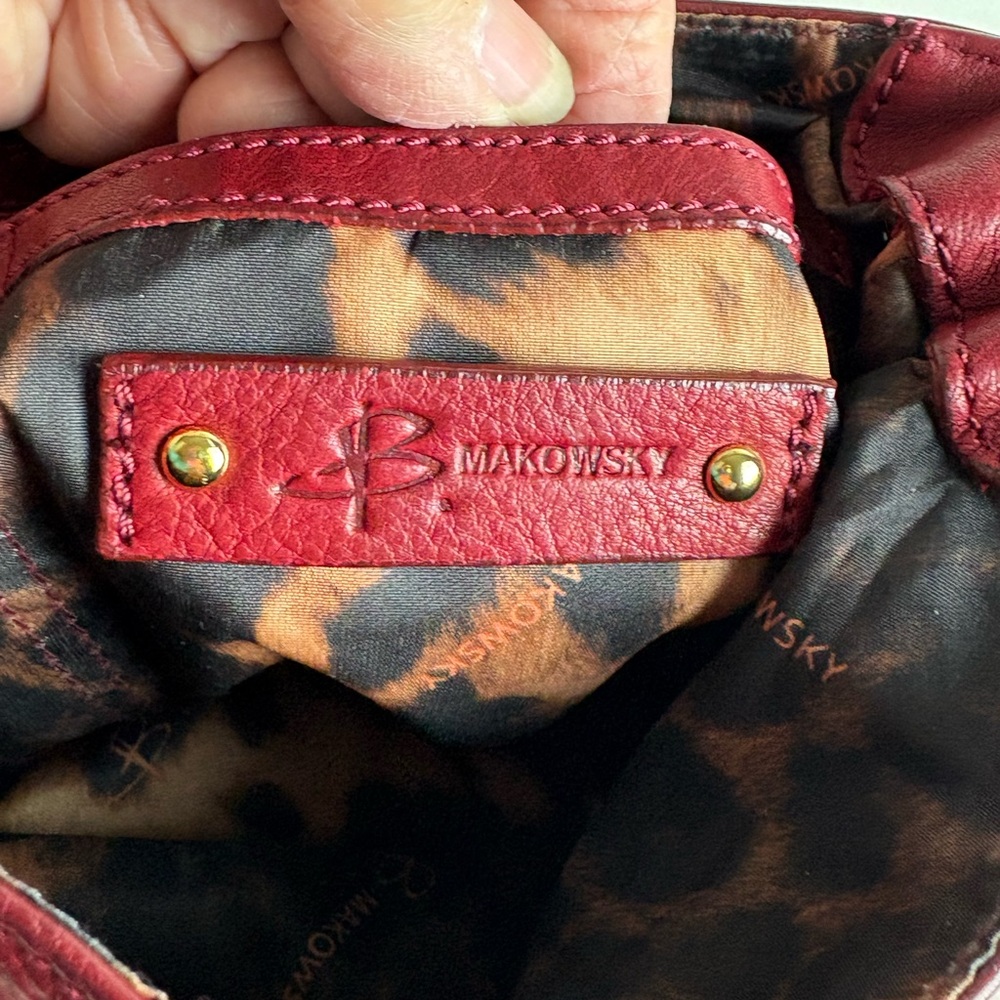 B. Makowsky Red Pebbled Leather Shoulder Bag Hobo Purse Gold Hardware - Picture 6 of 10